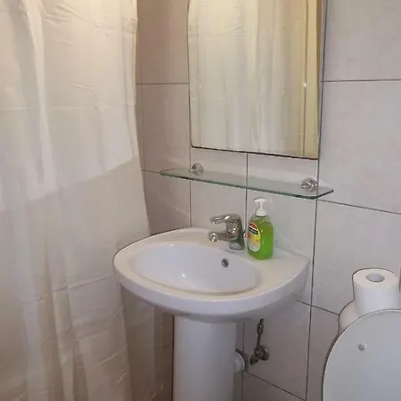 Modern City Centre Large 1 Bedroom Finikoudes * Larnaca