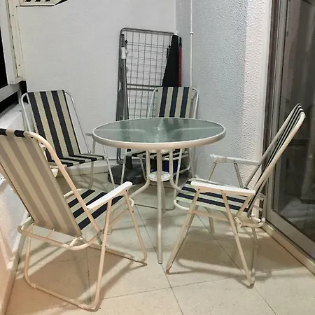 Modern City Centre Large 1 Bedroom Finikoudes * لارنكا