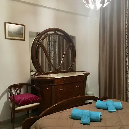 Modern City Centre Large 1 Bedroom Finikoudes * لارنكا