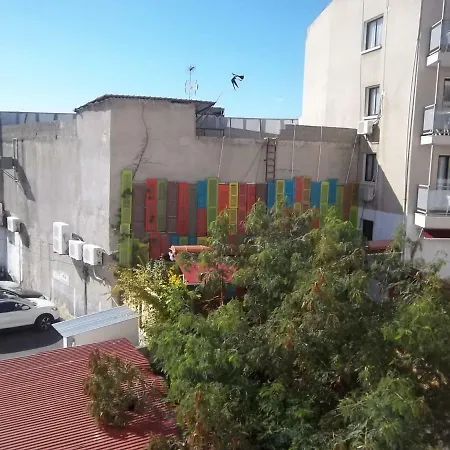Modern City Centre Large 1 Bedroom Finikoudes Appartement *