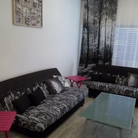 Modern City Centre Large 1 Bedroom Finikoudes Appartement