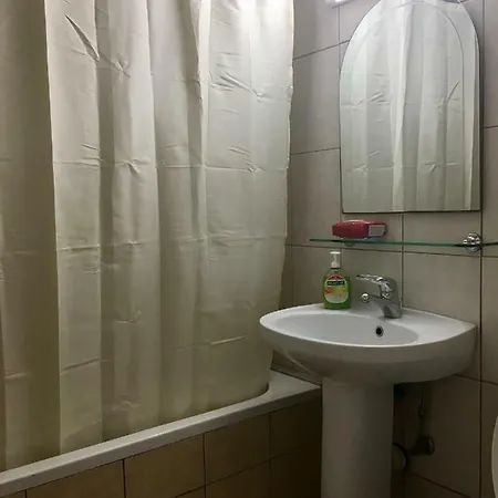 Modern City Centre Large 1 Bedroom Finikoudes Apartment *
