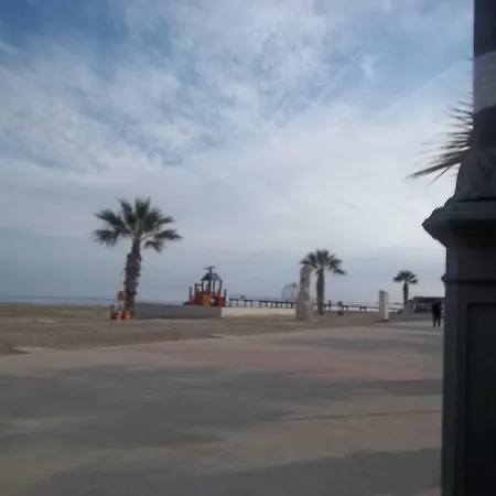 Modern City Centre Large 1 Bedroom Finikoudes Apartment Larnaca