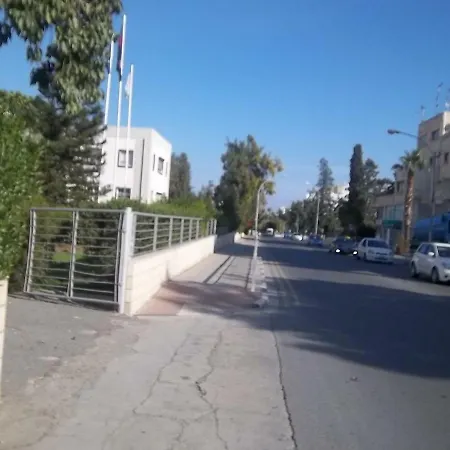 Modern City Centre Large 1 Bedroom Finikoudes * Larnaca